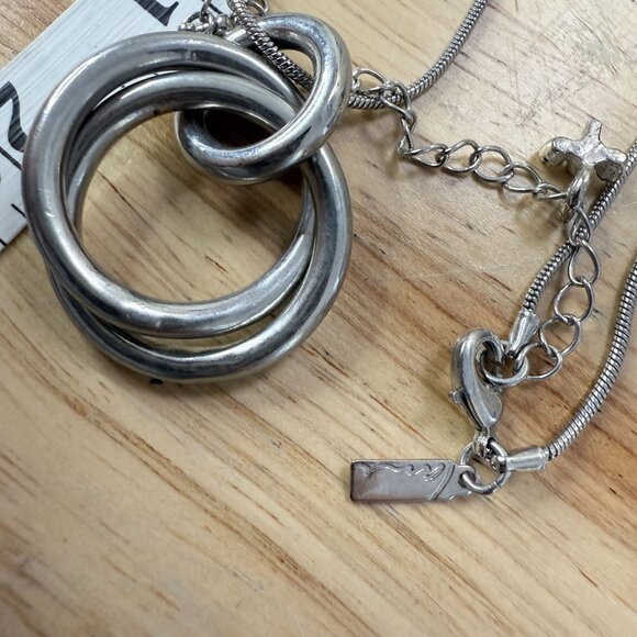 Lani Silver Tone Intertwined Ring Pendant Necklace 23" With Adjustable Chain - Picture 10 of 11